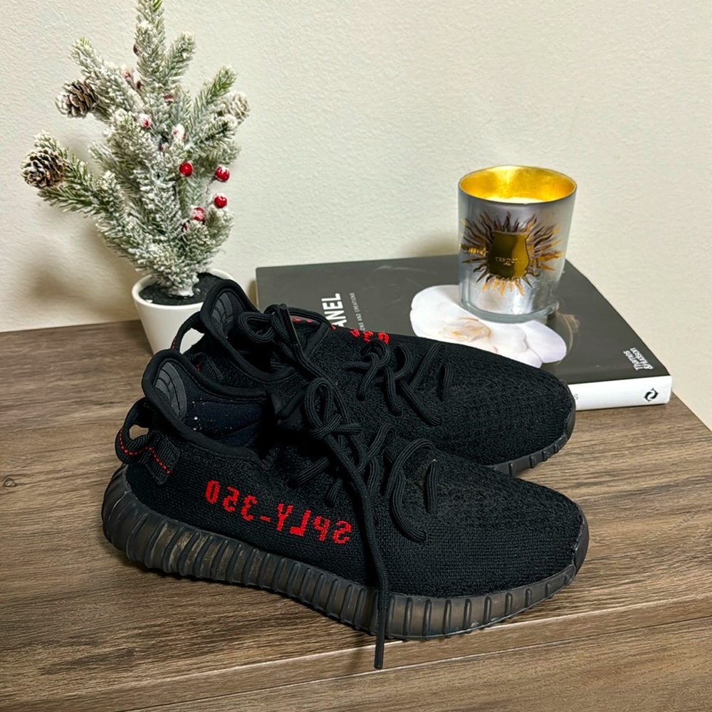 YEEZY BOOST 350 V2 'BRED' Size 4.5M Core Black/Core Black/Red